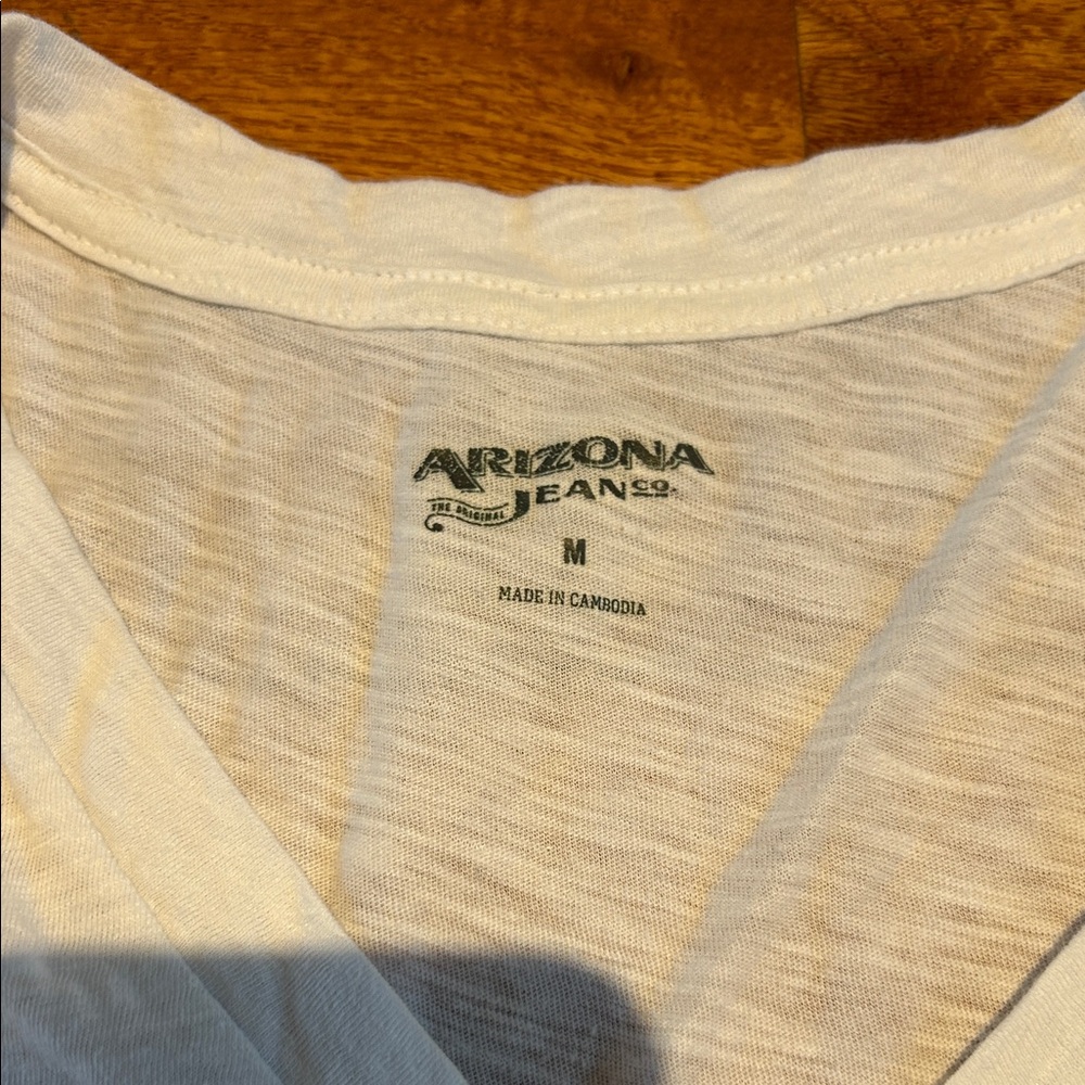 Arizona Jean Company White Short Sleeve Tee - Picture 3 of 4